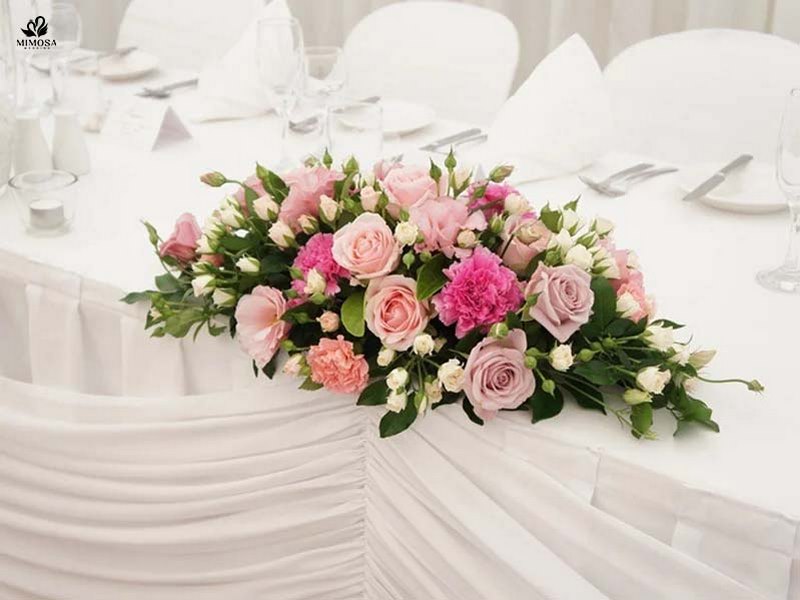 cách cắm bát hoa để bàn đám cưới