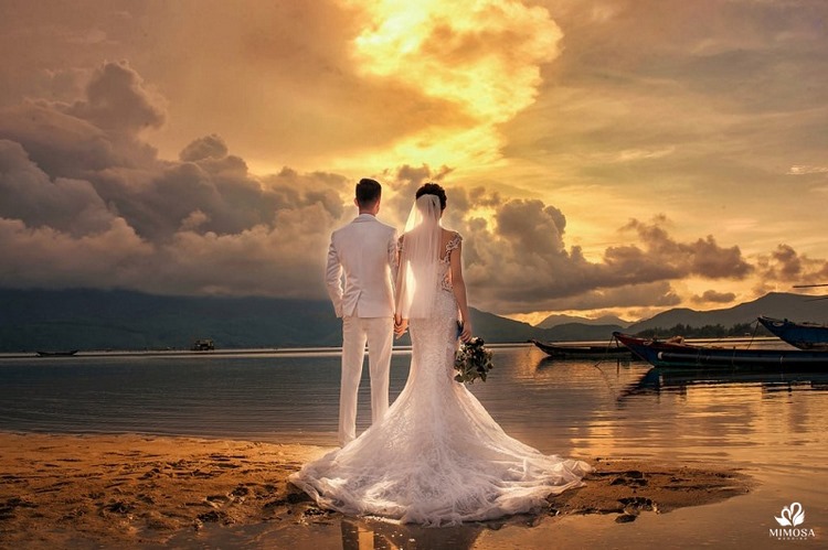 chụp ảnh cưới ở biển