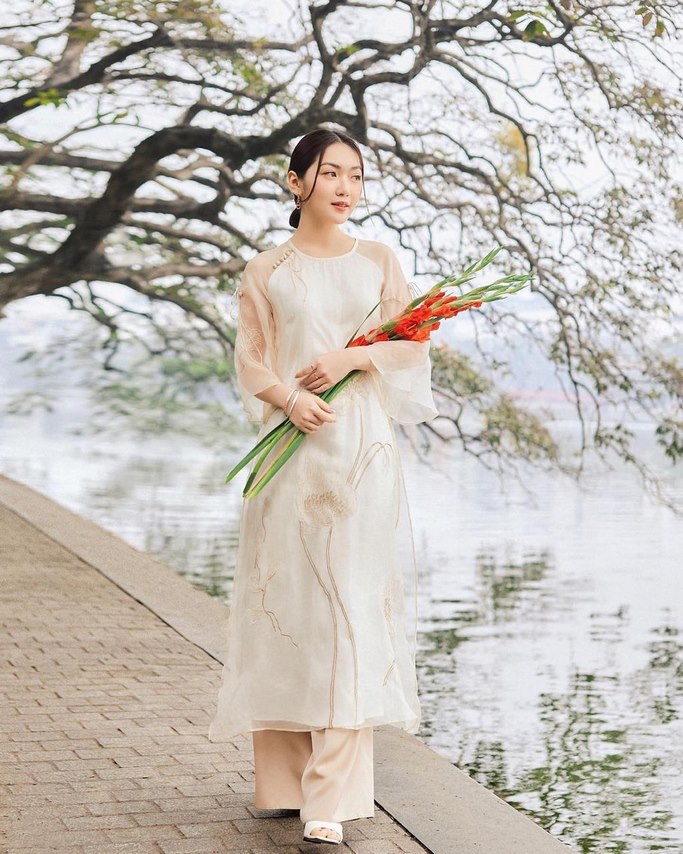 ao dai cuoi cach tan