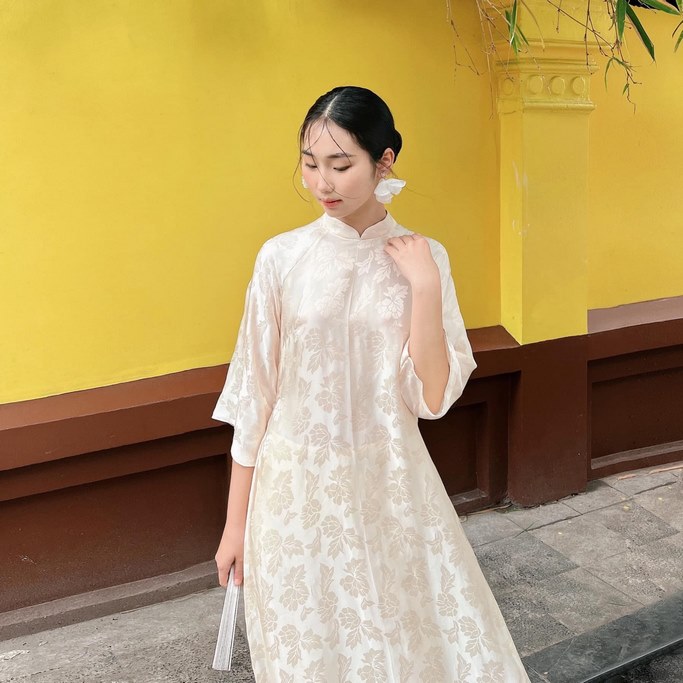 ao dai cuoi cach tan