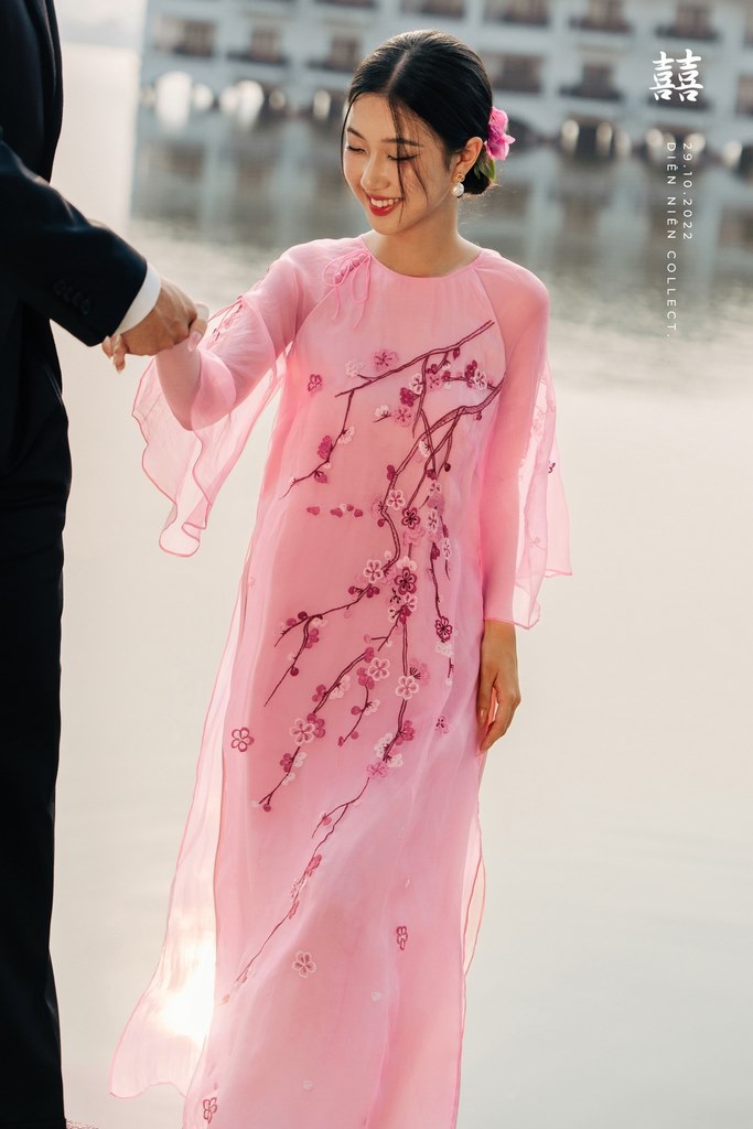 ao dai cuoi cach tan