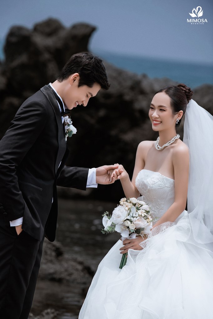 có nên tự chụp ảnh cưới không